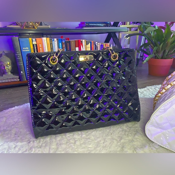 Gift Bags | Two For One | Black & White Hand Bags | Shoulder Bags 🖤🤍 - Picture 7 of 14